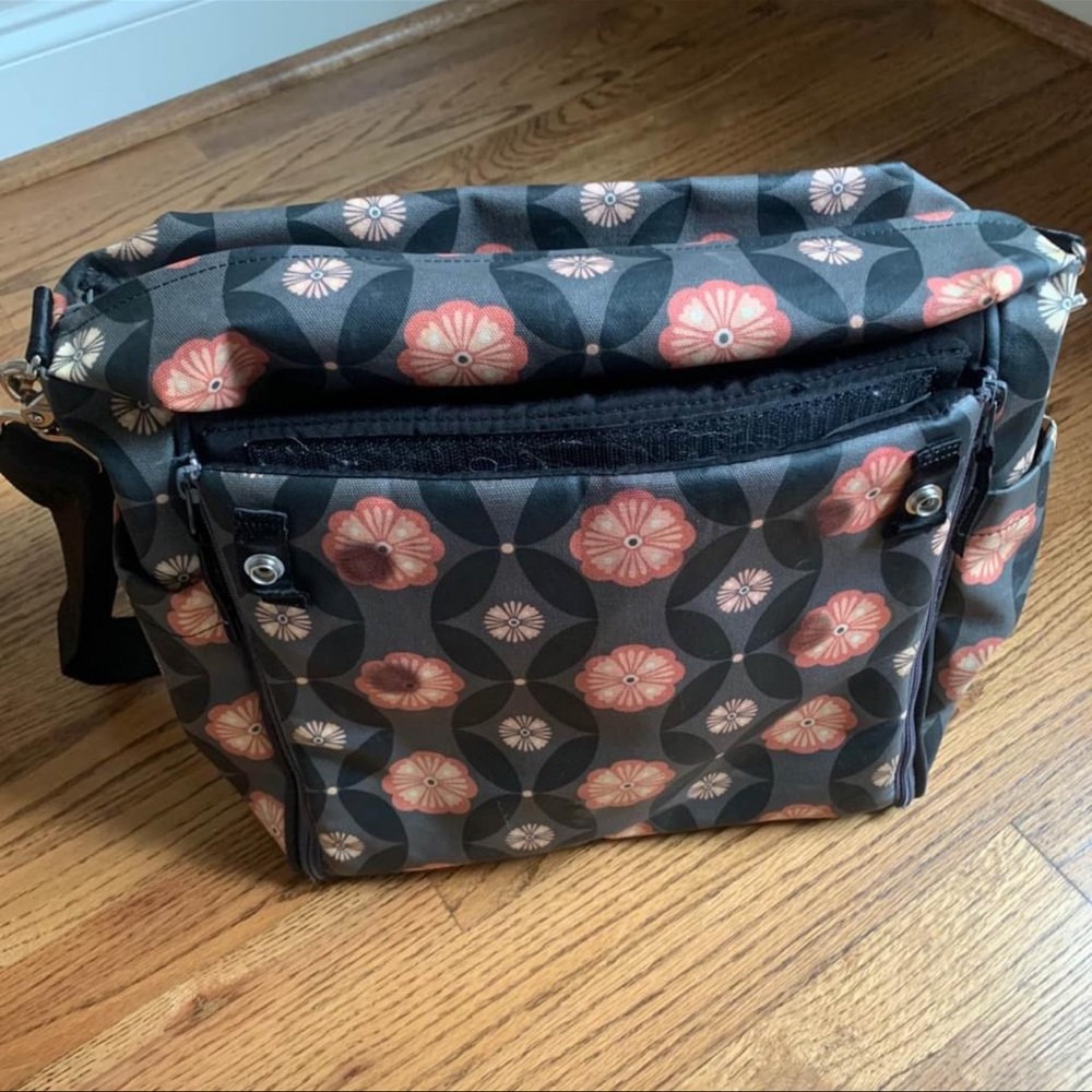Petunia Pickle Bottom Boxy Diaper Bag Baby Gear Black Pink - Picture 4 of 9